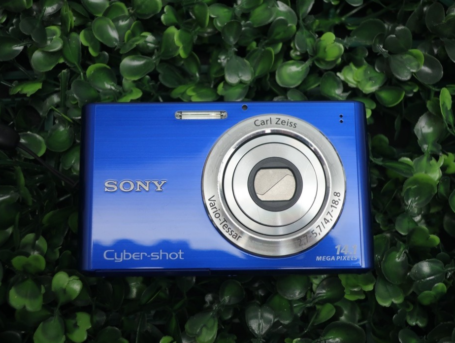 Sony CyberShot DSC-W330 14.1MP Digital Camera Blue W/ Battery + Charger + Card