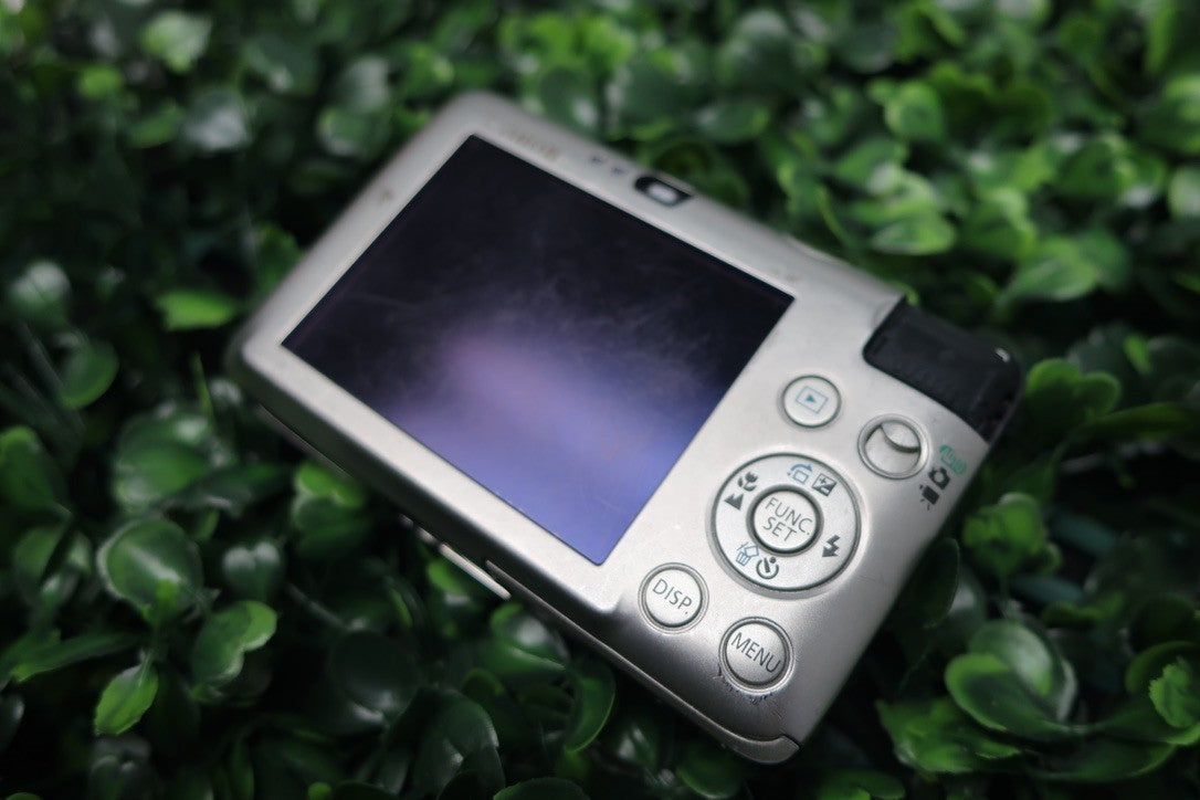 Canon PowerShot SD780 IS | Lens issue, Read! | 12MP FOR PARTS OR REPAIR READ DES
