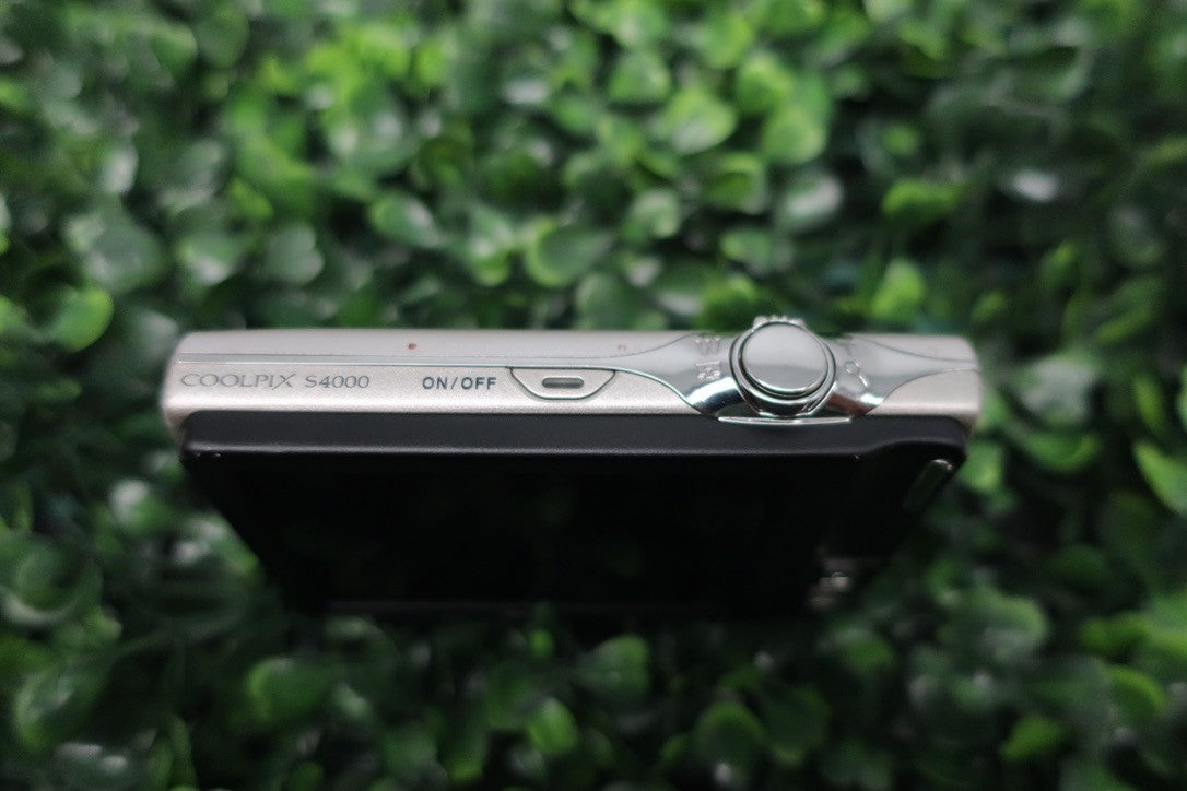 Nikon COOLPIX S4000 12.0MP Digital Camera Silver LENS ERROR For Parts OR REPAIR