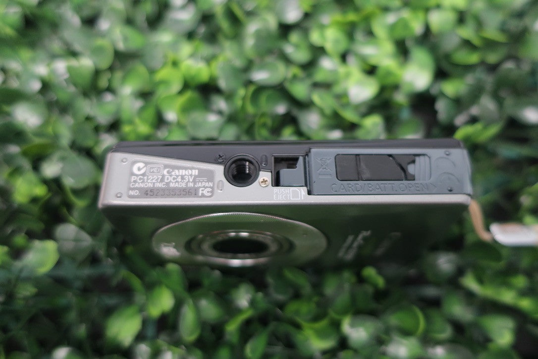 Canon PowerShot SD750 7.1MP Digital Elph Camera [Parts/Repair] READ DESCRIPTION