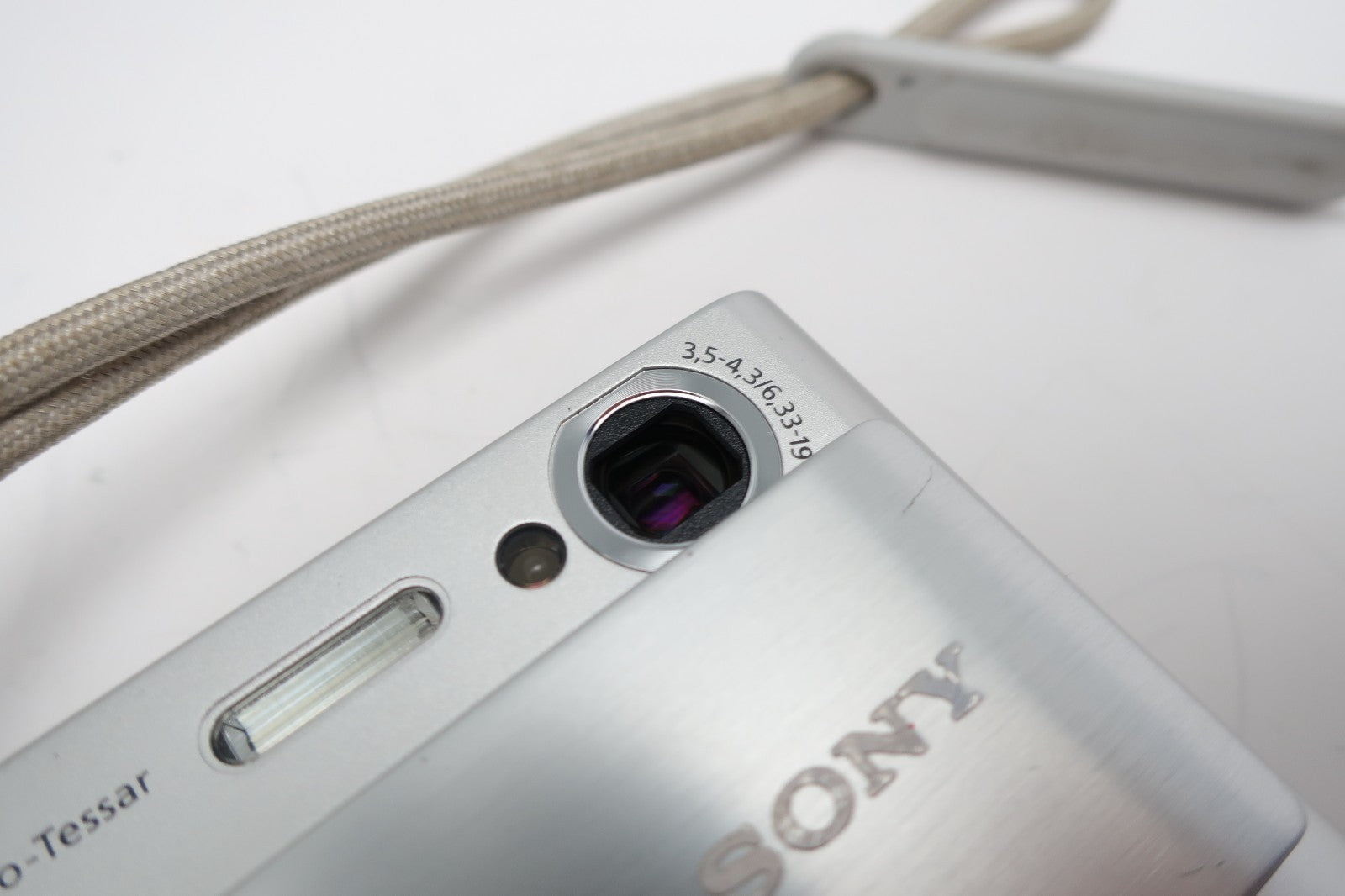 Sony Cyber-shot DSC-T70 8.1MP Digital Camera - White Tested Working W/ Battery