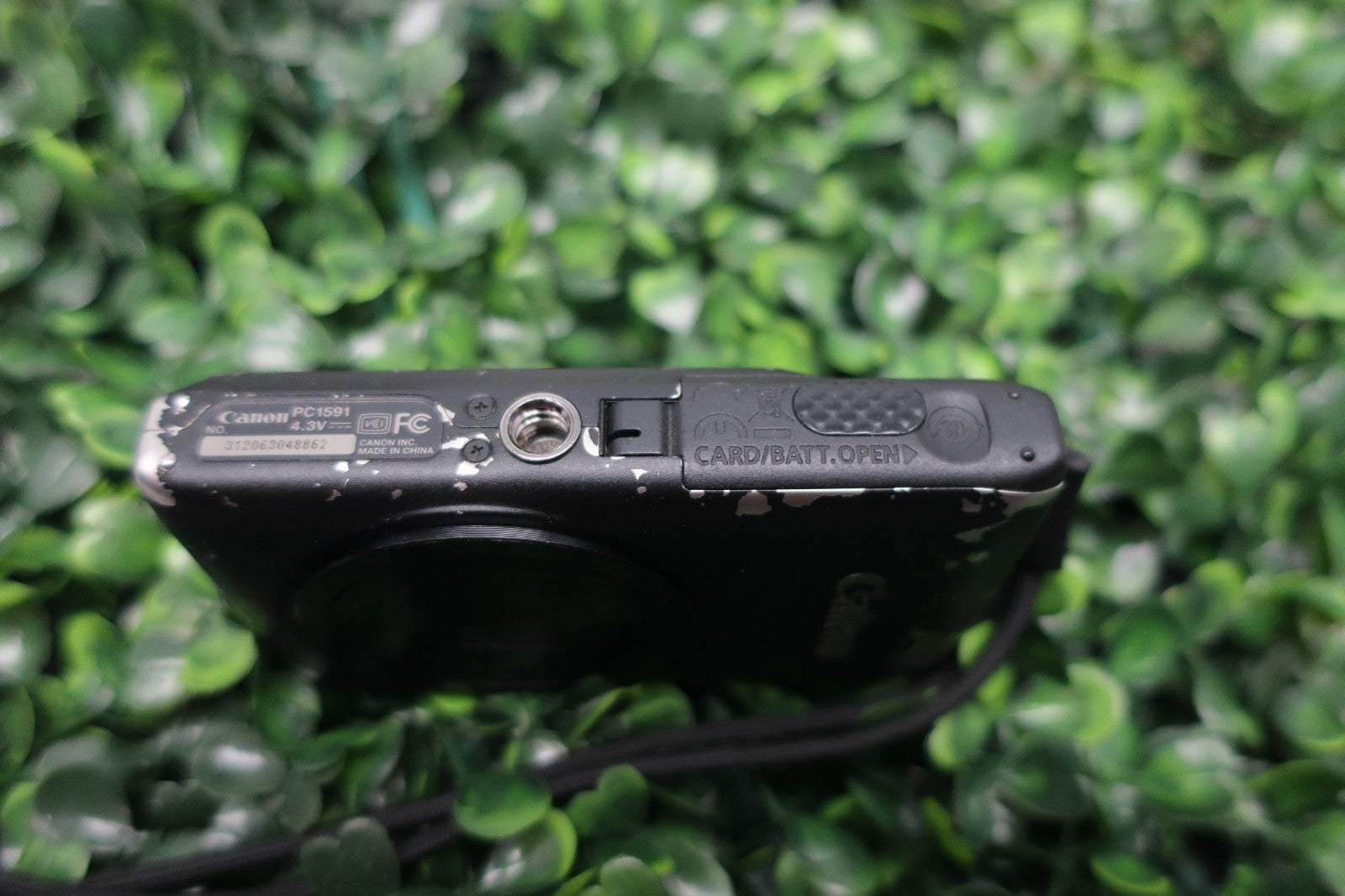 Canon PowerShot ELPH 300 HS Black Digital Camera W/ Battery+Charger+8GB SD