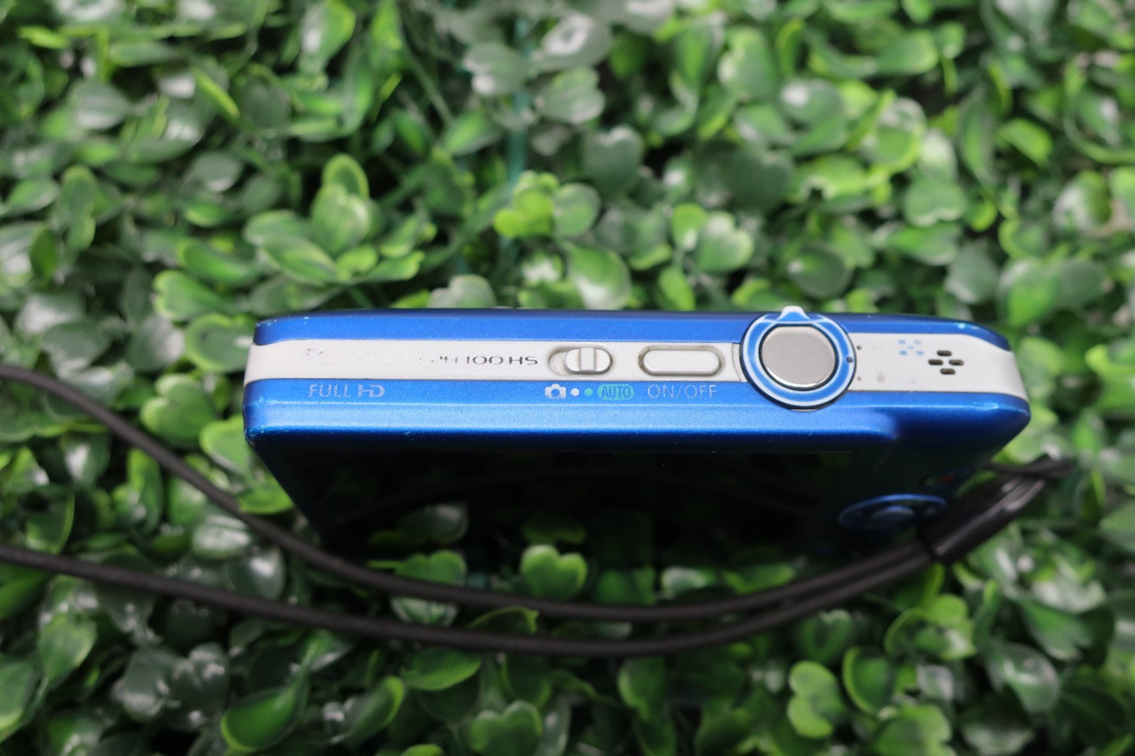 Canon PowerShot ELPH 100 HS Blue 12.1MP Digital Camera W/ Battery+Charger+SD