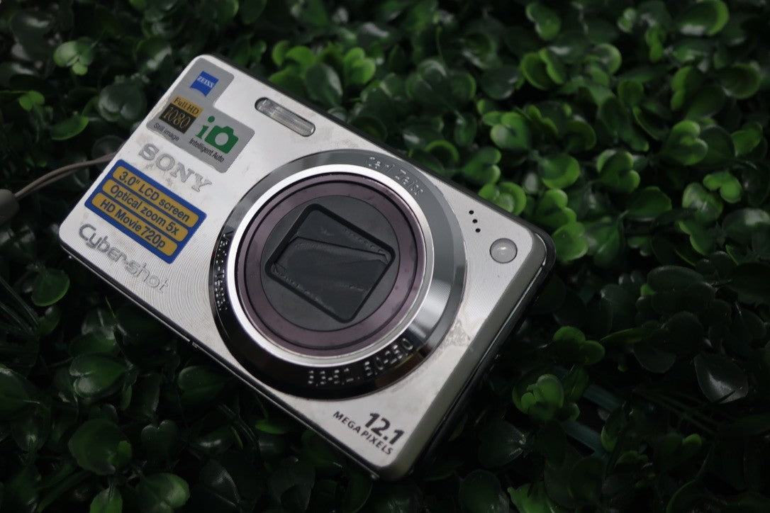 Sony Cyber-shot DSC-W290 12.1MP Digital Camera Silver Parts Cracked Screen
