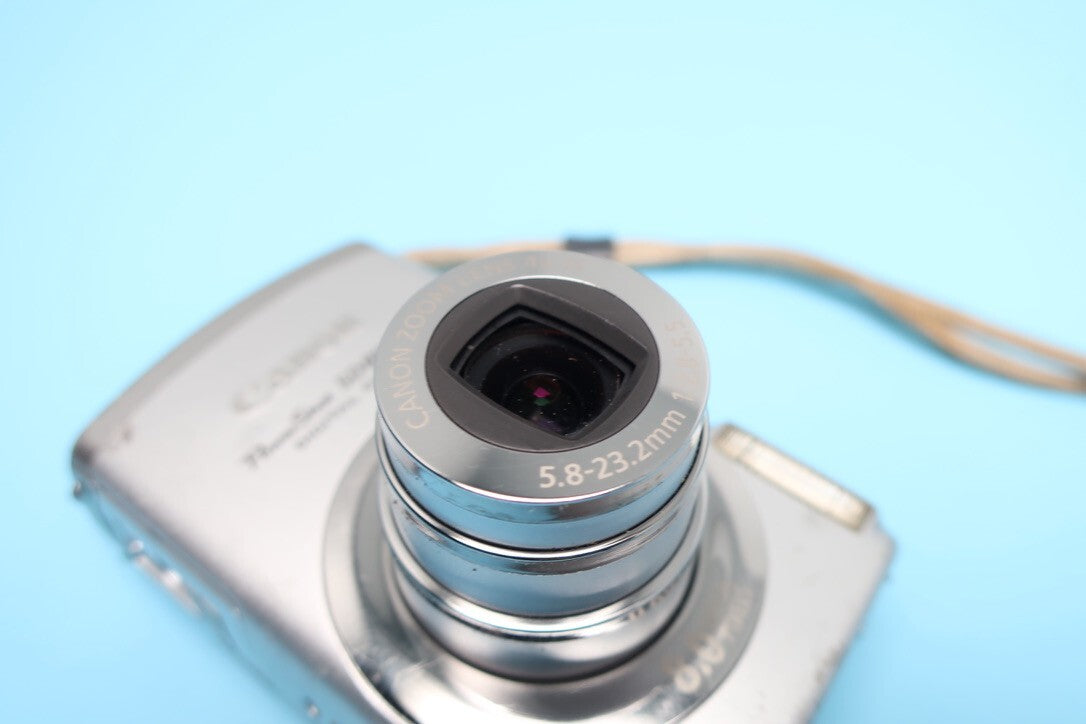 Canon PowerShot SD 850 IS digital camera W/battery, Charger, Working