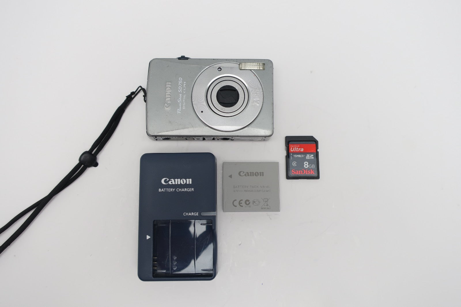 Canon PowerShot SD 750 Digital ELPH 7.1MP Camera Silver Tested w/Accessories