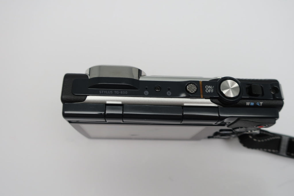 Olympus Tough Stylus TG-850 Digital Camera For Parts OR REPAIR