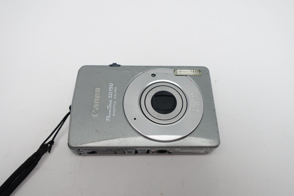 Canon PowerShot SD 750 Digital ELPH 7.1MP Camera Silver Tested w/Accessories