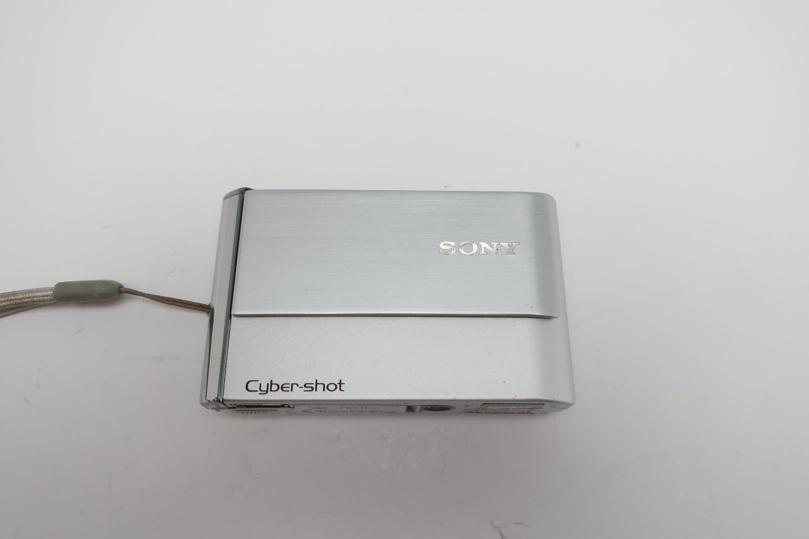 Sony Cyber-shot DSC-T70 8.1MP Digital Camera - White Tested Working W/ Battery