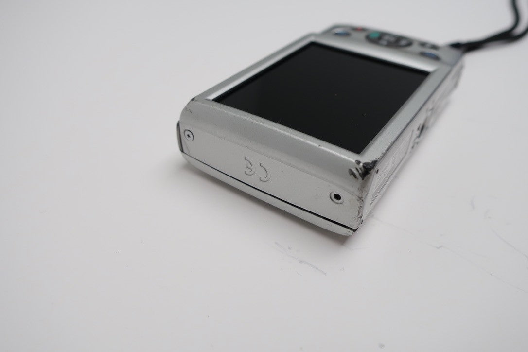 Canon PowerShot ELPH 180 FOR PARTS OR REPAIR  (READ)
