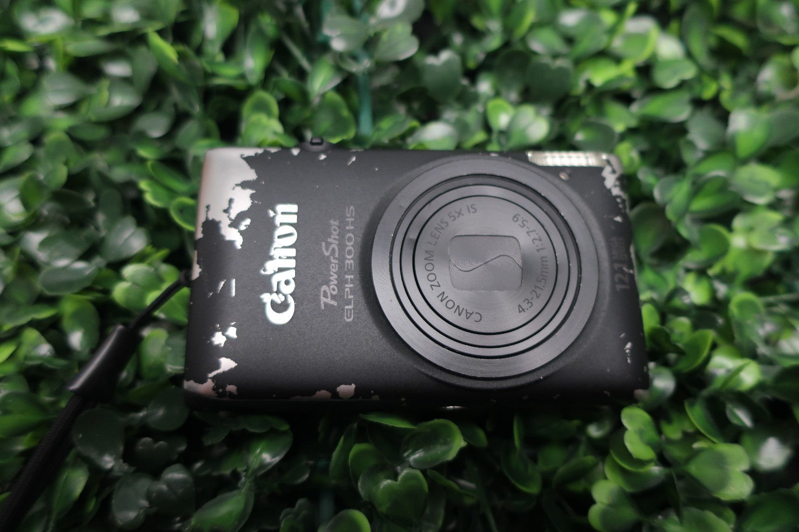 Canon PowerShot ELPH 300 HS Black Digital Camera W/ Battery+Charger+8GB SD