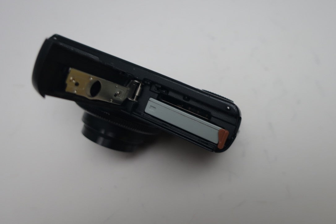 Canon Powershot S95 black digital camera (for parts, not working) READ DESCRIP