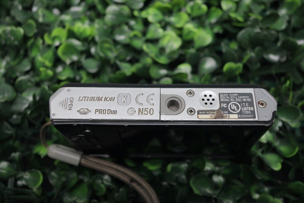 Sony Cyber-Shot DSC-W190 12.1MP For PARTS OR REPAIR  NO POWER