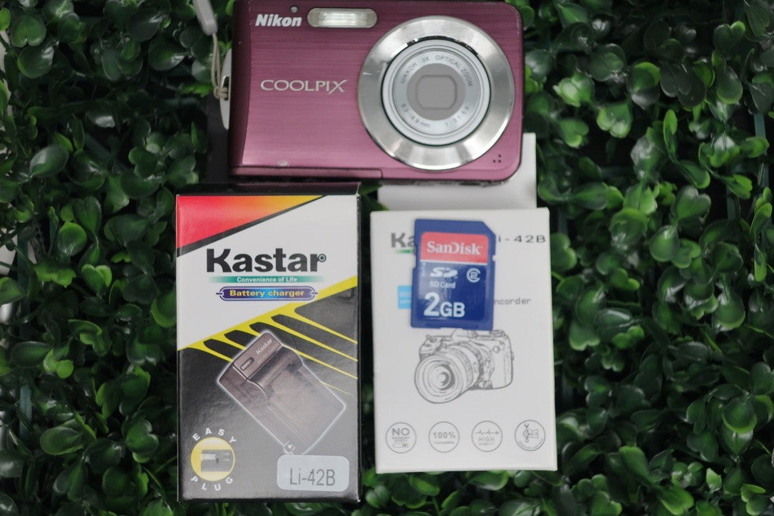Nikon COOLPIX S210 8.0MP Digital Camera Plum W/Battery +Charger+SD Card TESTED