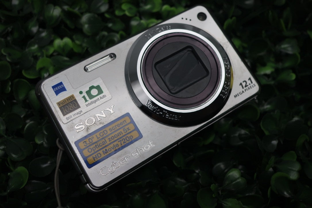 Sony Cyber-shot DSC-W290 12.1MP Digital Camera Silver Parts Cracked Screen