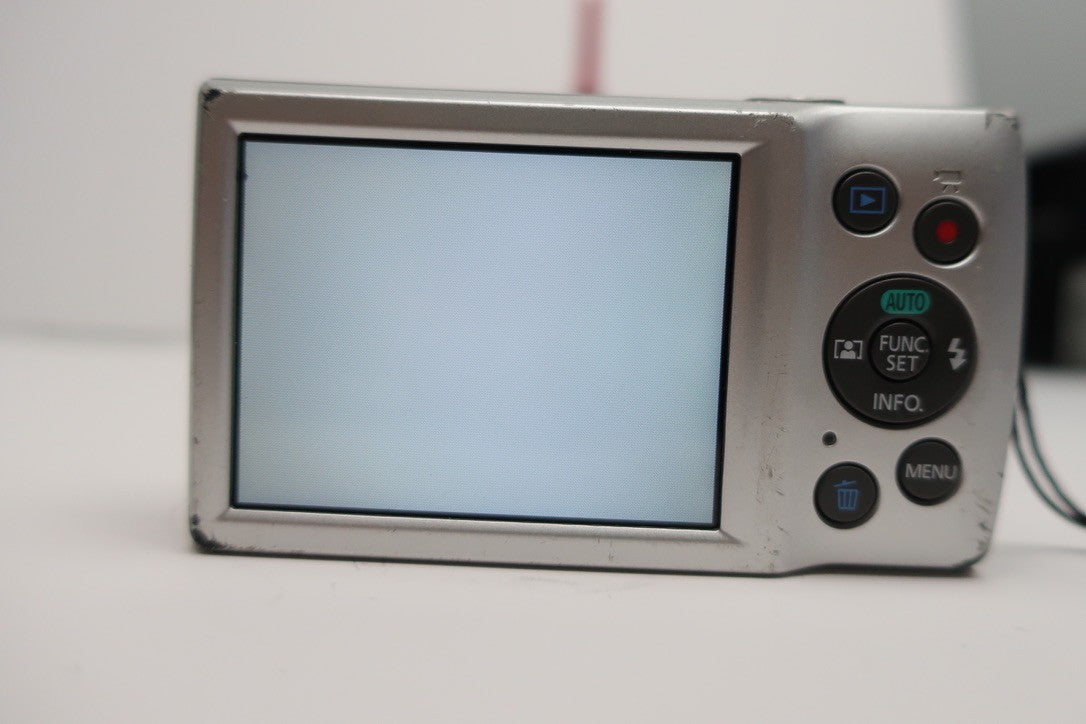 Canon PowerShot ELPH 180 FOR PARTS OR REPAIR  (READ)