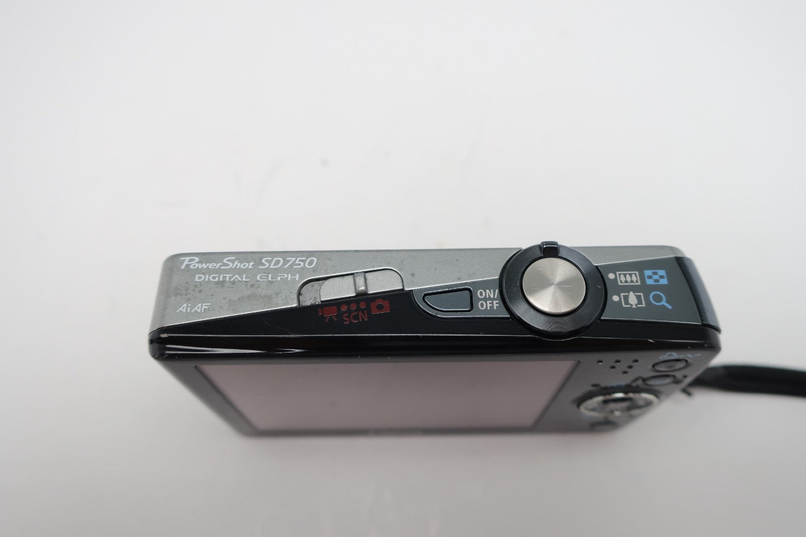 Canon PowerShot SD 750 Digital ELPH 7.1MP Camera Silver Tested w/Accessories