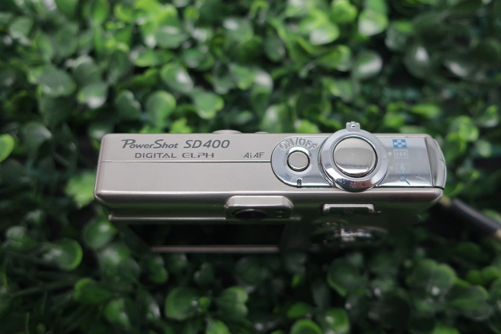 Canon PowerShot SD400 Digital ELPH Camera For Parts Or Repair