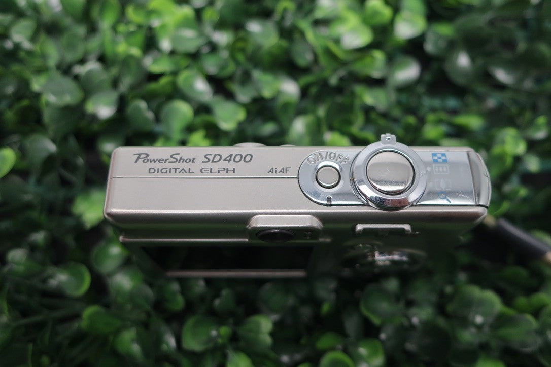 Canon PowerShot SD400 Digital ELPH Camera For Parts Or Repair