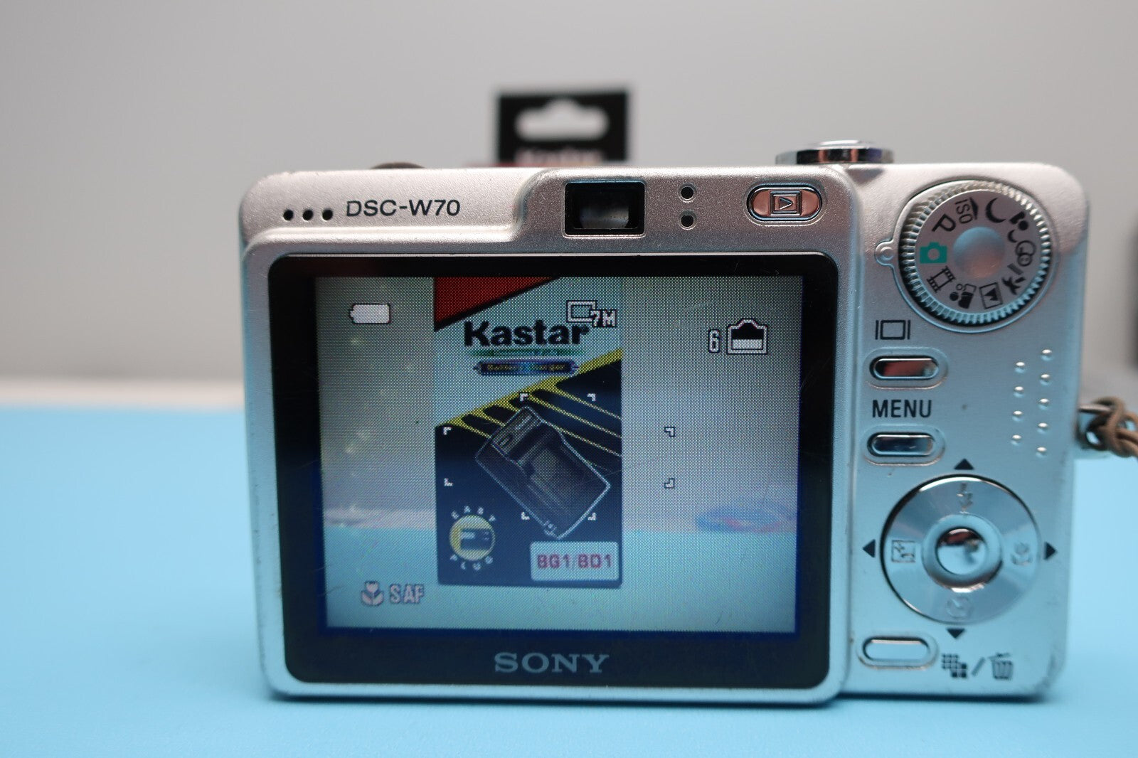 Sony Cyber-Shot DSC-W70 7.2MP Digital Camera Silver W/Battery+Charger