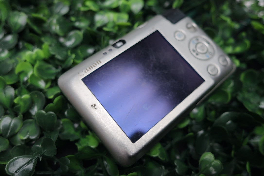Canon PowerShot SD780 IS | Lens issue, Read! | 12MP FOR PARTS OR REPAIR READ DES