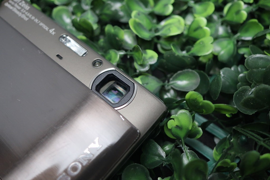 Sony Cyber Shot DSC-TX1 10.2MP  Digital Camera - Gray FOR PARTS OR REPAIR READ