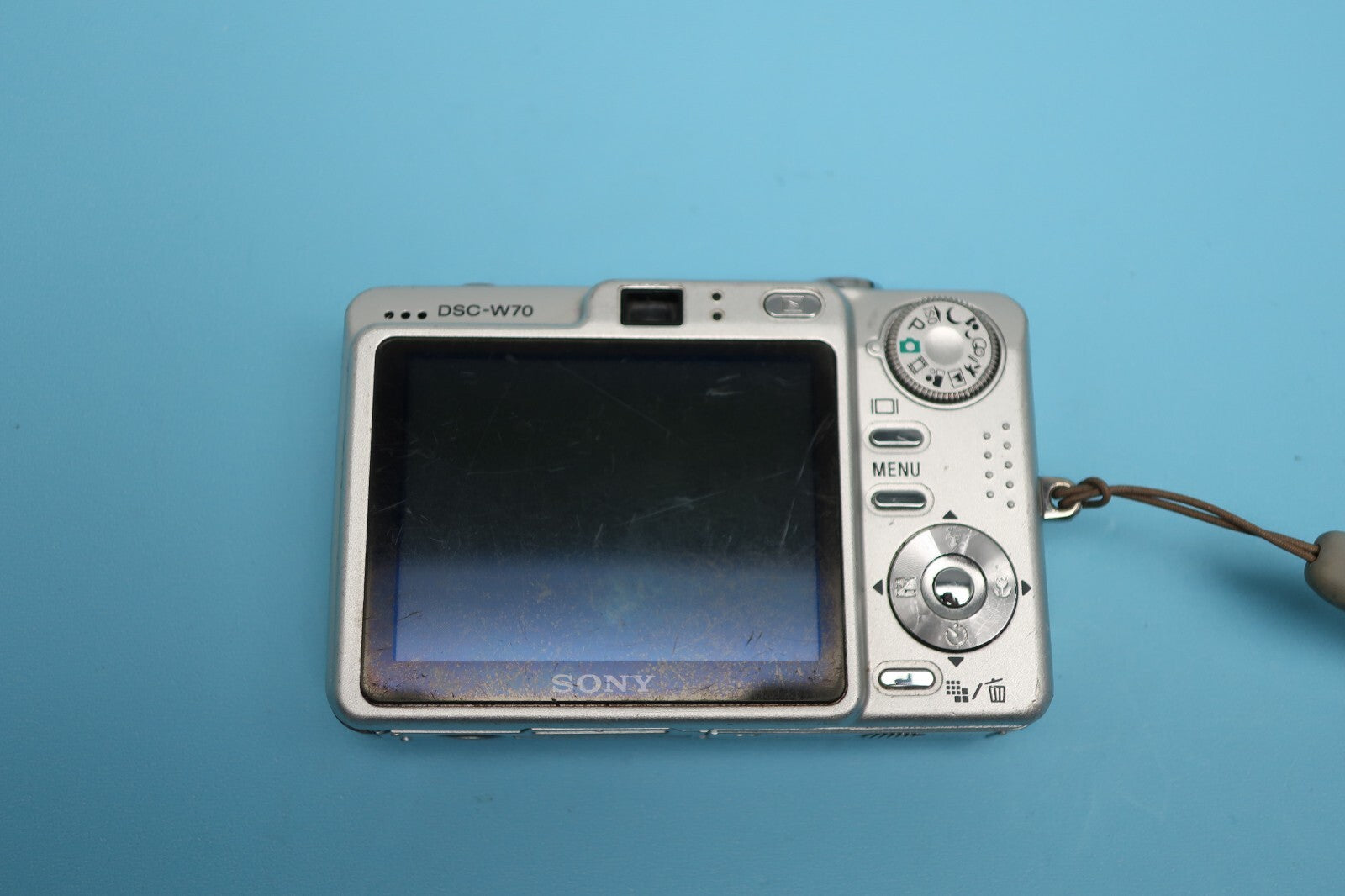 Sony Cyber-Shot DSC-W70 7.2MP Digital Camera Silver W/Battery+Charger