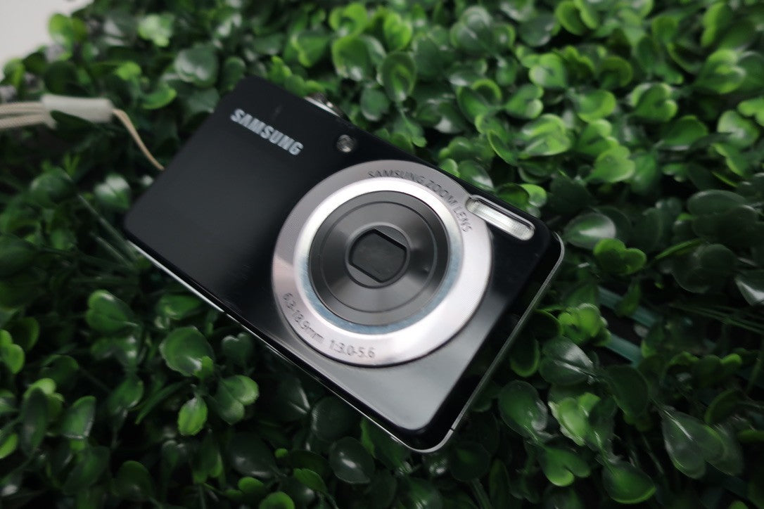 Samsung PL100 Digital Camera - Turns on But Dead spot on LCD So parts or repair