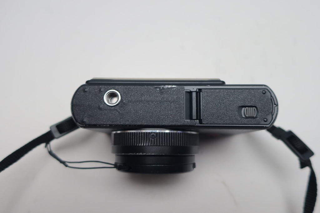 (Parts/Repair) Leica D-LUX 4 Digital Camera -Read Description.