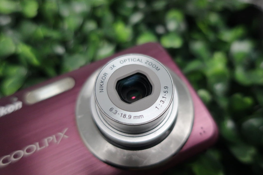 Nikon COOLPIX S210 8.0MP Digital Camera Plum W/Battery +Charger+SD Card TESTED