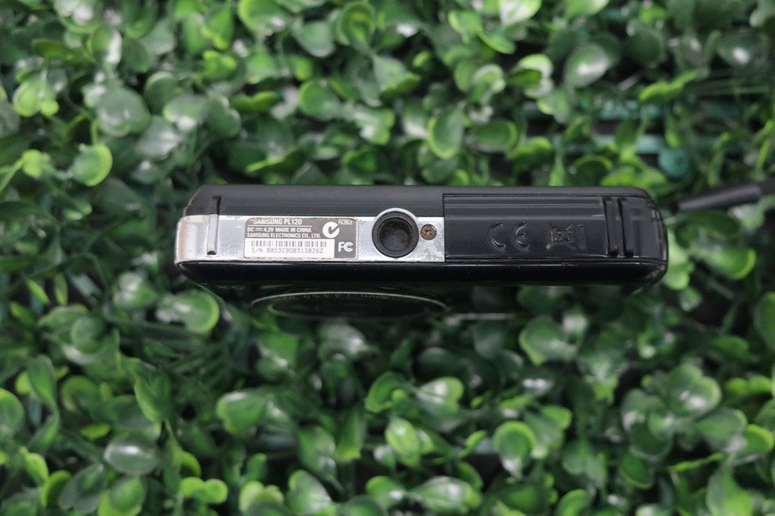 Samsung PL Series PL120 14.2MP Digital Camera Black AS IS Parts Only  LENS ERROR