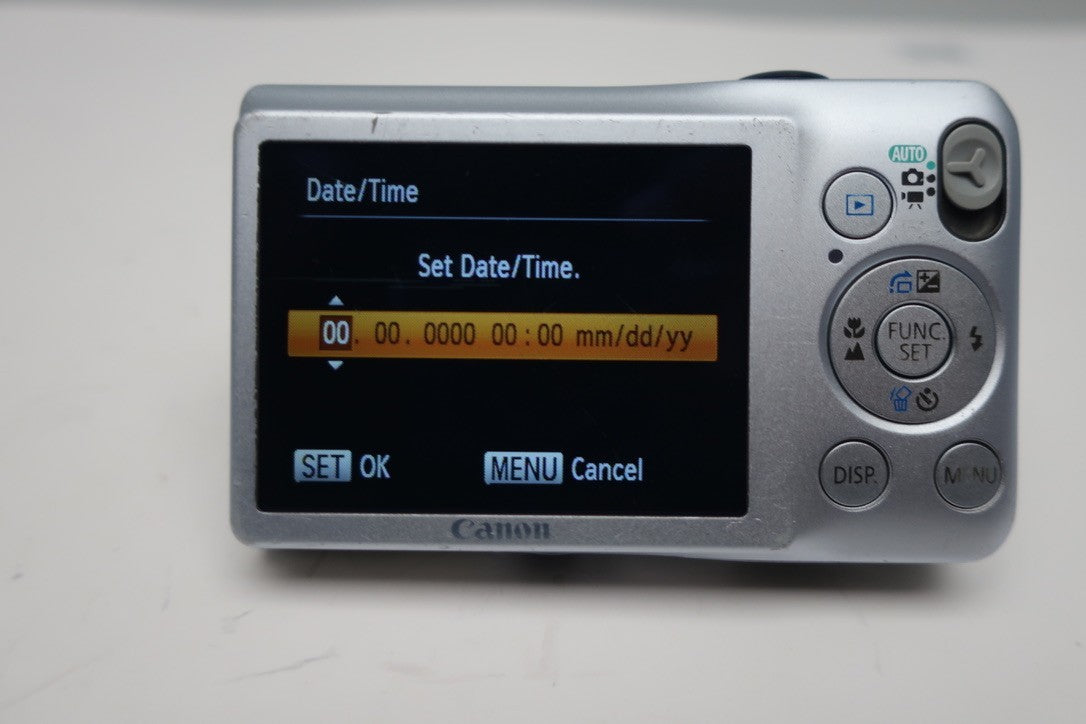 (Parts/Repair) Canon PowerShot SD1300 IS Digital ELPH 12.1MP Camera - Silver