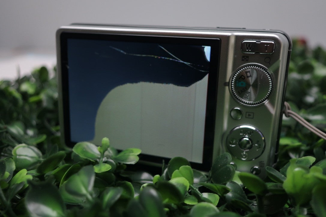 Sony Cyber-shot DSC-W290 12.1MP Digital Camera Silver Parts Cracked Screen