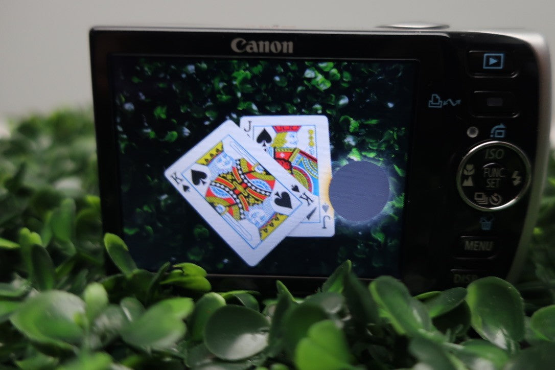 Canon Powershot SD870 IS Digital Elph Camera Turns On But Has Issues AS IS Parts