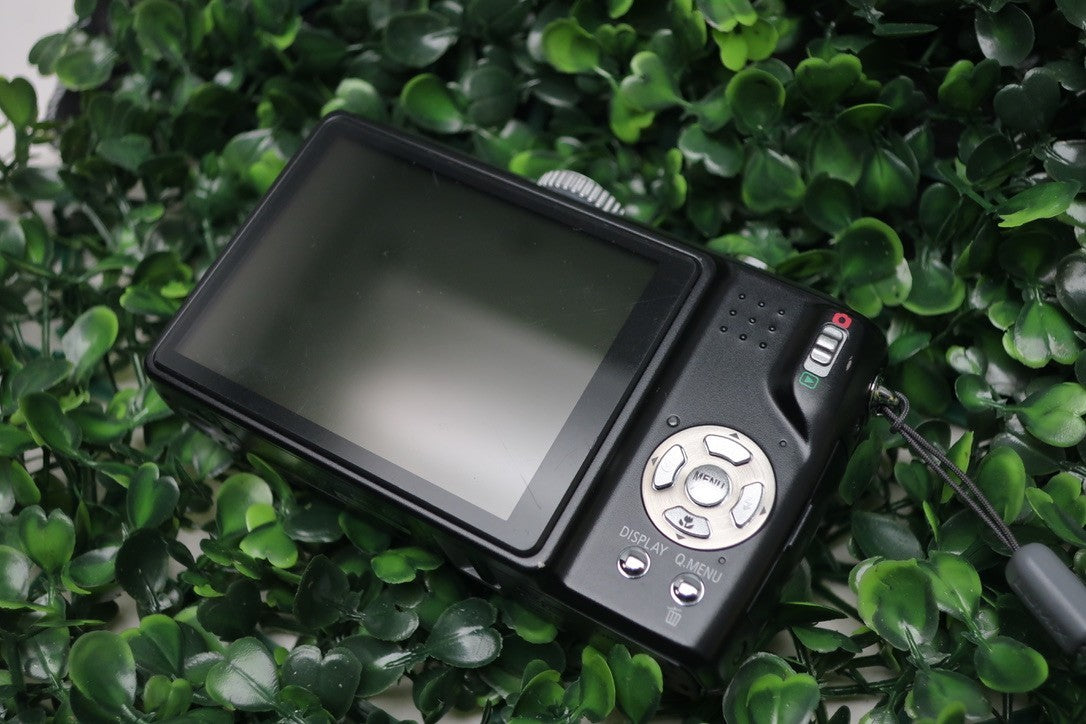 Bundle Panasonic Lumix DMC-ZS5 10MP Digital Camera W/ Battery+Charger
