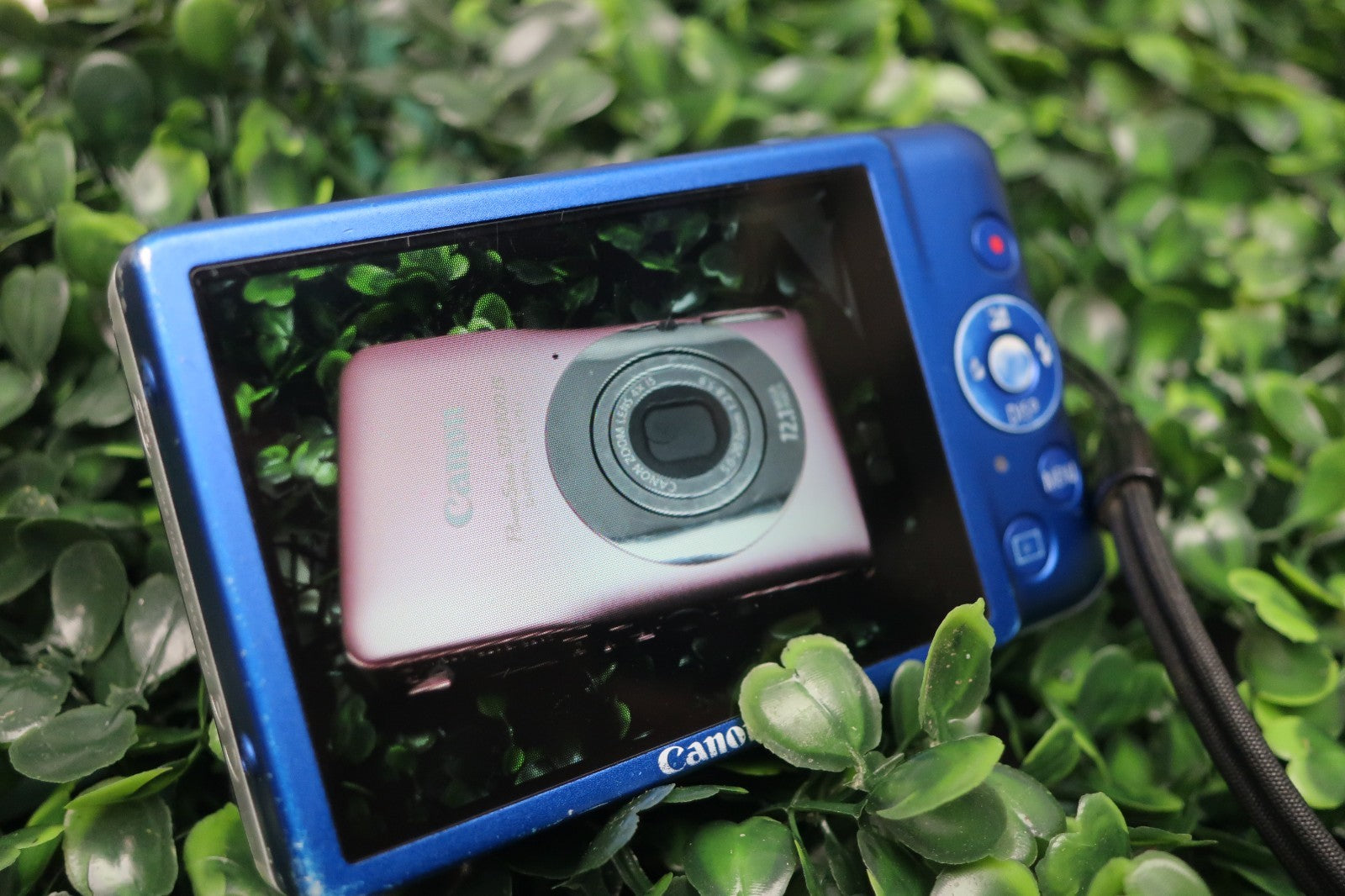 Canon PowerShot ELPH 100 HS Blue 12.1MP Digital Camera W/ Battery+Charger+SD