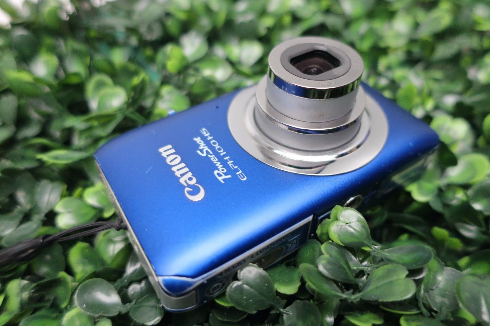 Canon PowerShot ELPH 100 HS Blue 12.1MP Digital Camera W/ Battery+Charger+SD
