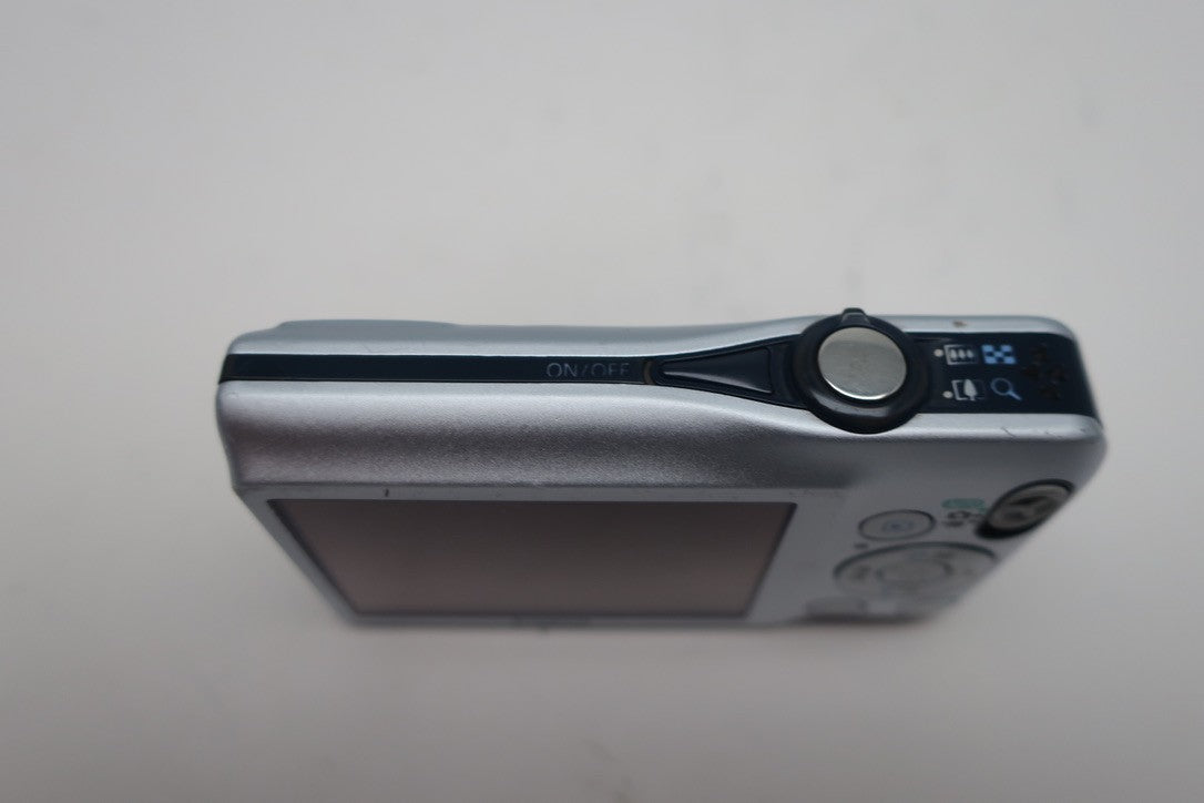 (Parts/Repair) Canon PowerShot SD1300 IS Digital ELPH 12.1MP Camera - Silver