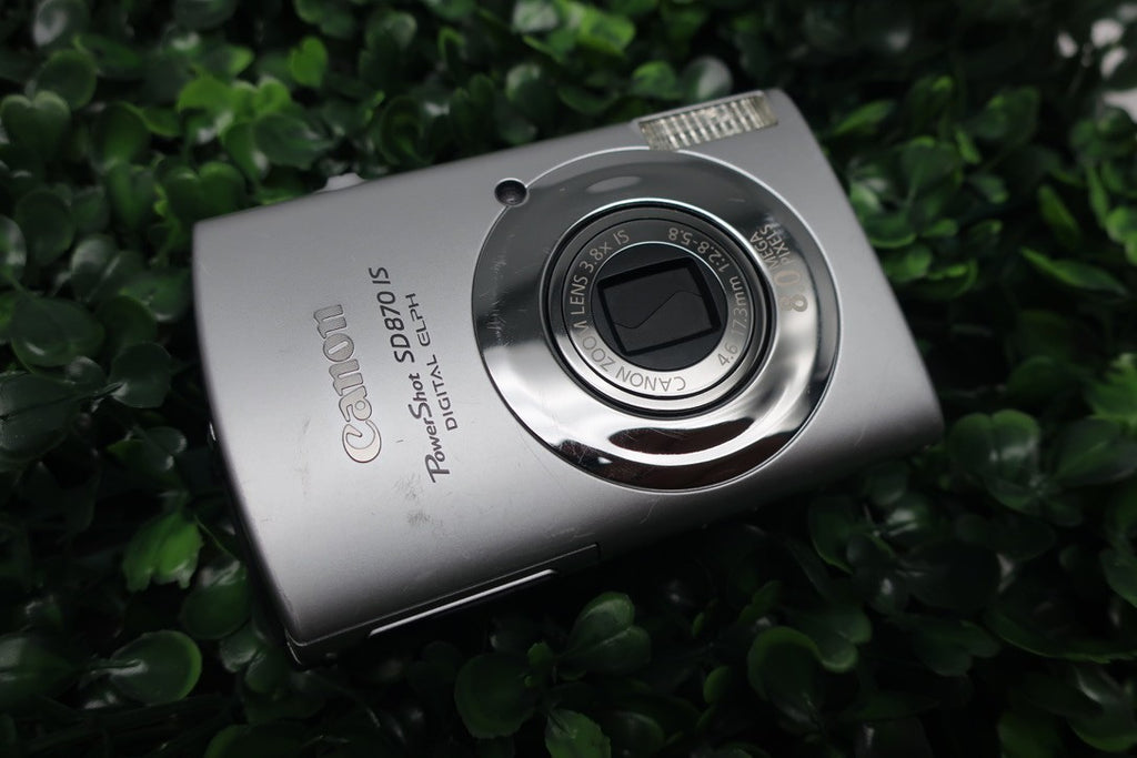 Canon Powershot SD870 IS Digital Elph Camera Turns On But Has Issues AS IS Parts