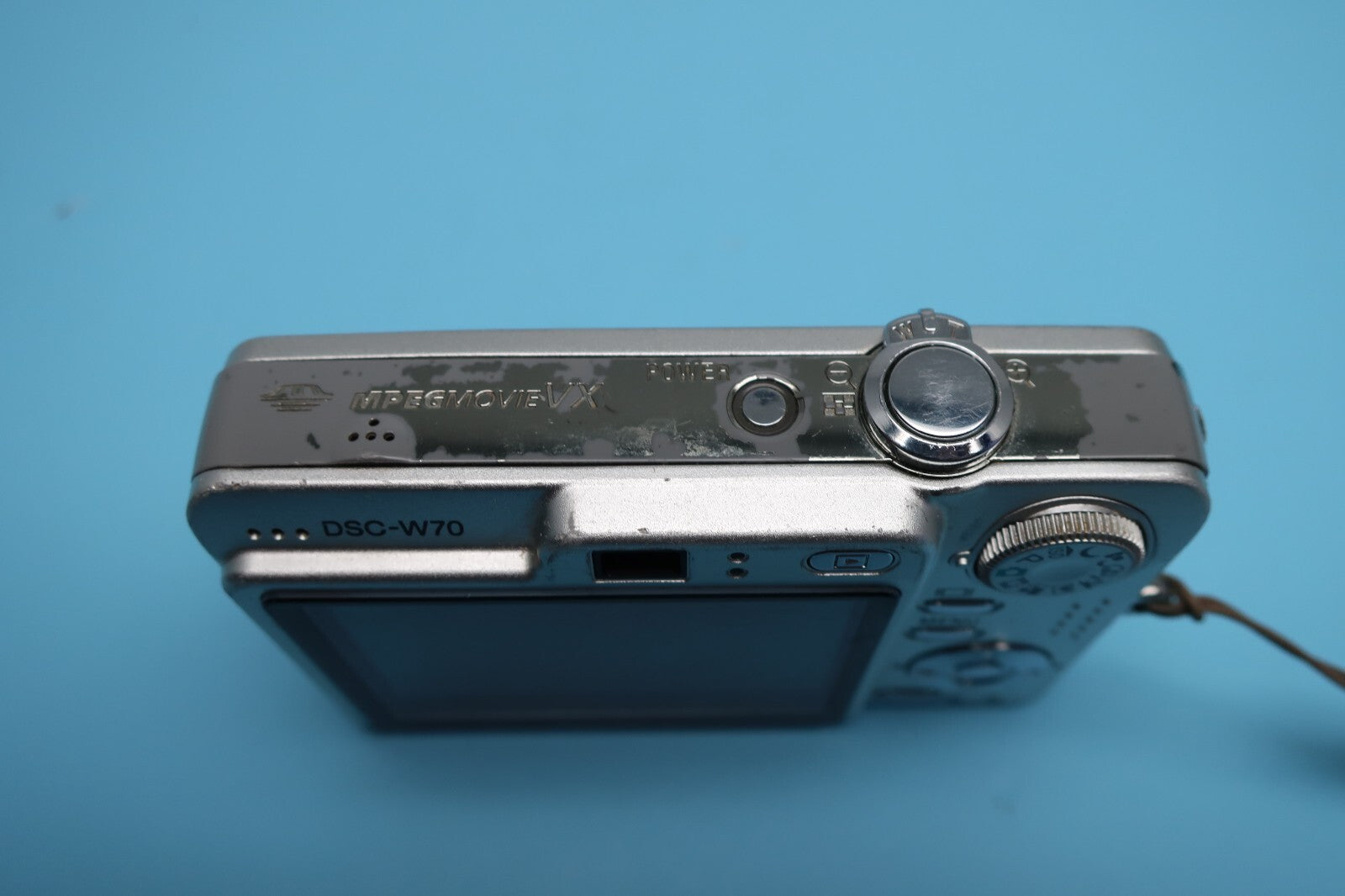 Sony Cyber-Shot DSC-W70 7.2MP Digital Camera Silver W/Battery+Charger