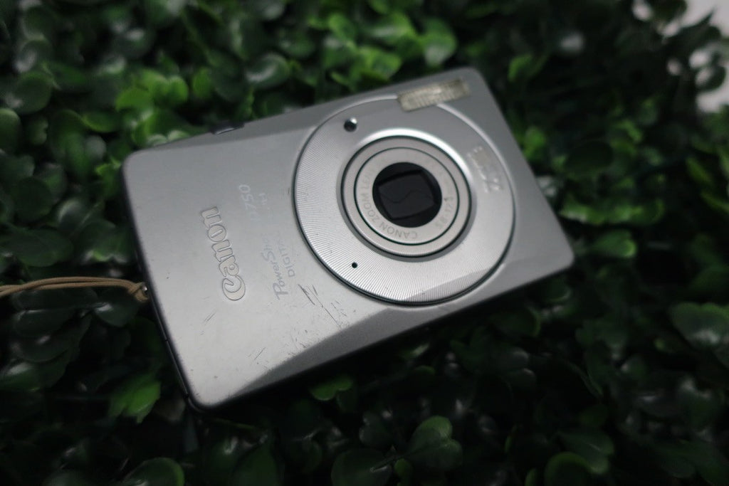 Canon PowerShot SD750 7.1MP Digital Elph Camera [Parts/Repair] READ DESCRIPTION