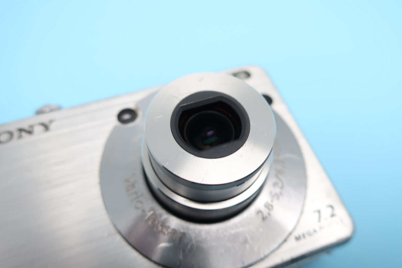 Sony Cyber-Shot DSC-W70 7.2MP Digital Camera Silver W/Battery+Charger