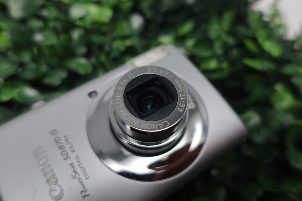 Canon Powershot SD870 IS Digital Elph Camera Turns On But Has Issues AS IS Parts