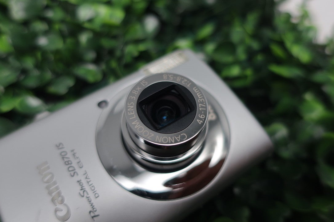 Canon Powershot SD870 IS Digital Elph Camera Turns On But Has Issues AS IS Parts