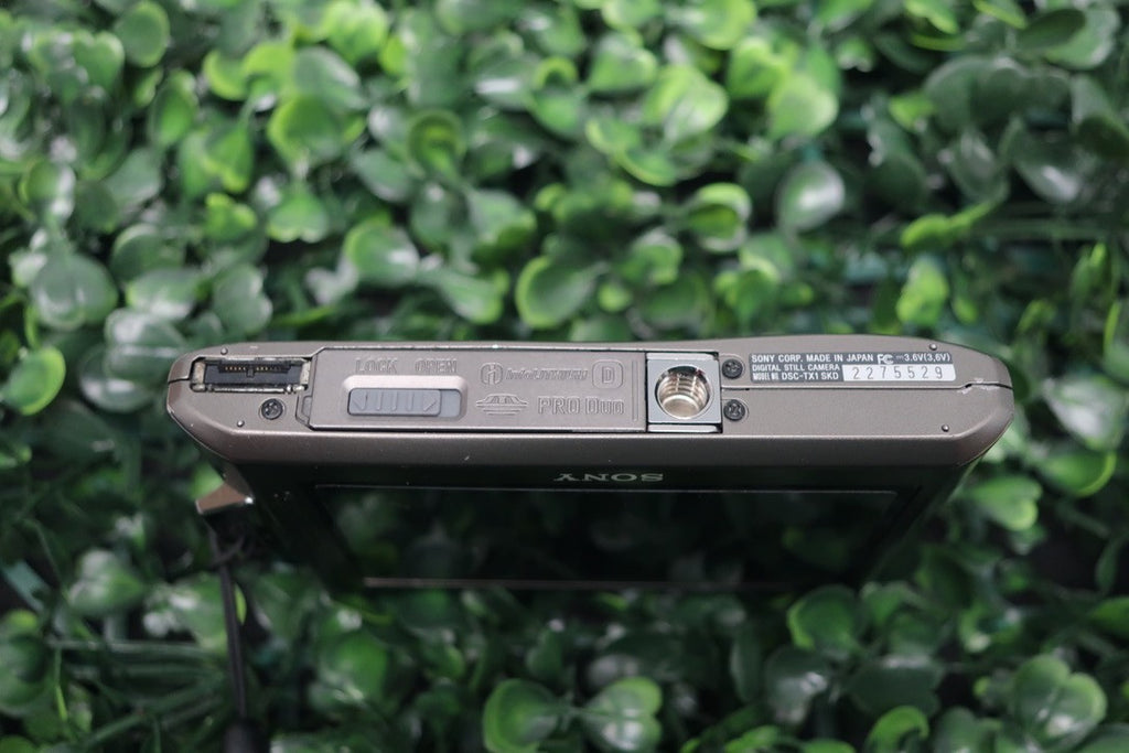 Sony Cyber Shot DSC-TX1 10.2MP  Digital Camera - Gray FOR PARTS OR REPAIR READ