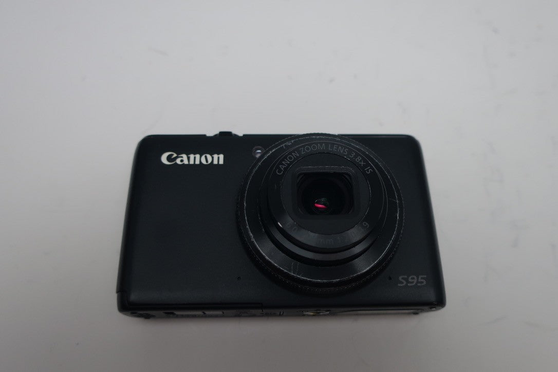 Canon Powershot S95 black digital camera (for parts, not working) READ DESCRIP