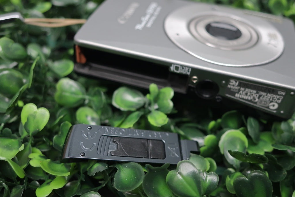 Canon PowerShot SD750 7.1MP Digital Elph Camera [Parts/Repair] READ DESCRIPTION