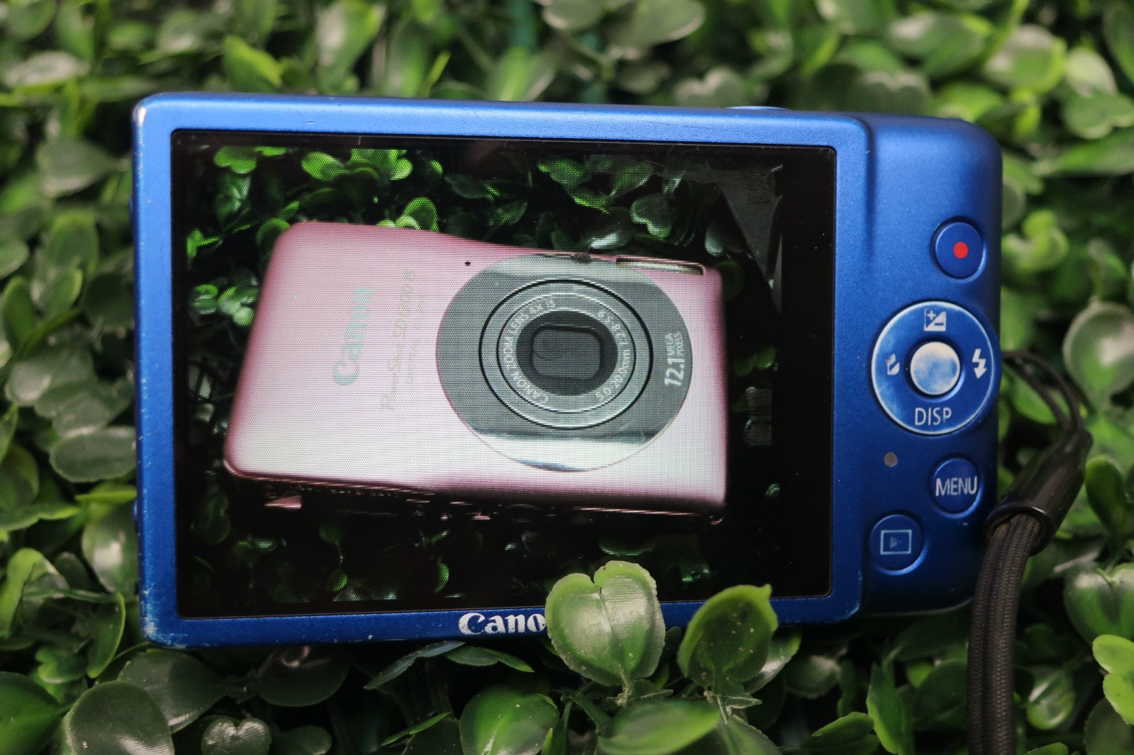 Canon PowerShot ELPH 100 HS Blue 12.1MP Digital Camera W/ Battery+Charger+SD