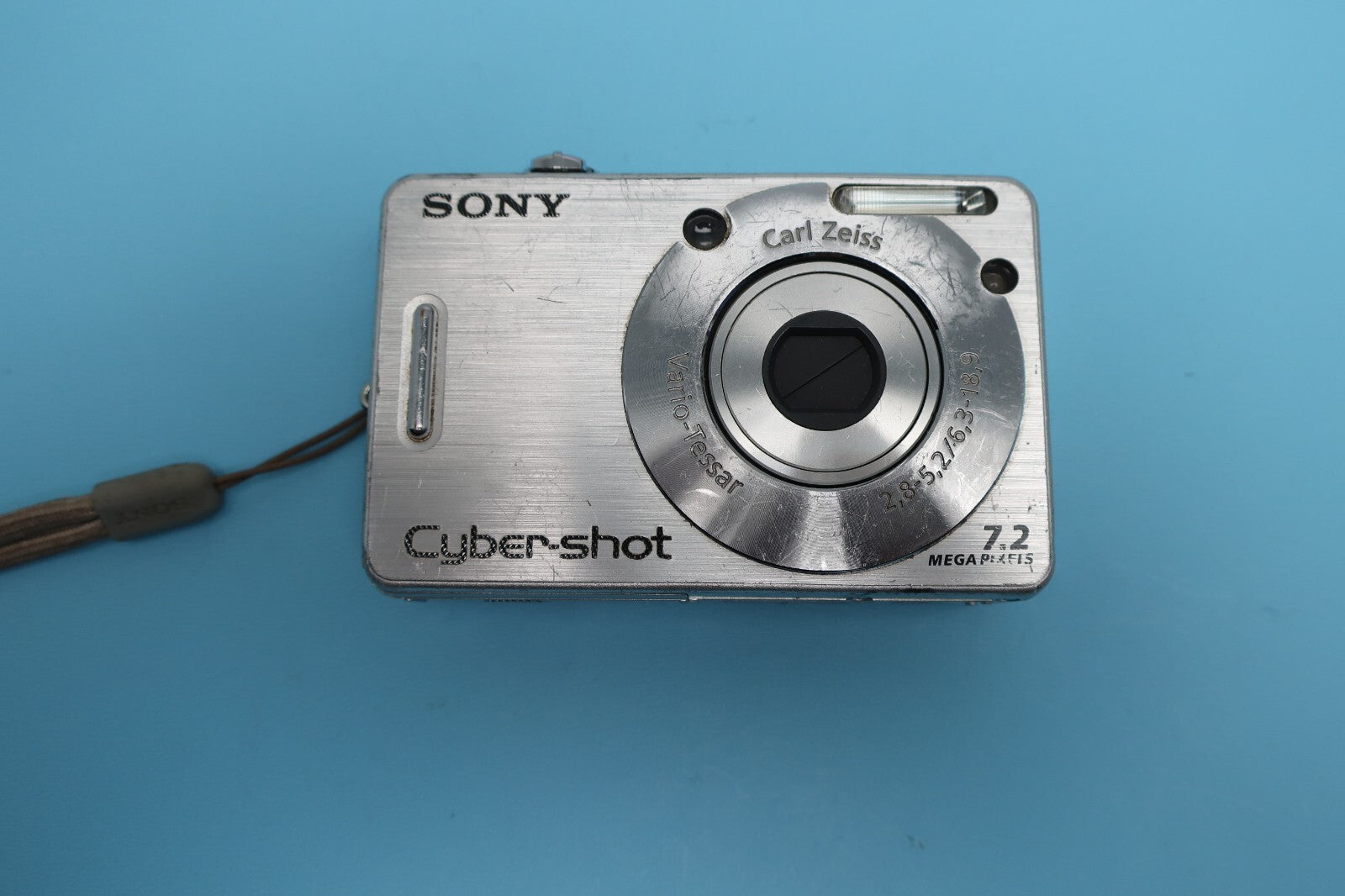 Sony Cyber-Shot DSC-W70 7.2MP Digital Camera Silver W/Battery+Charger