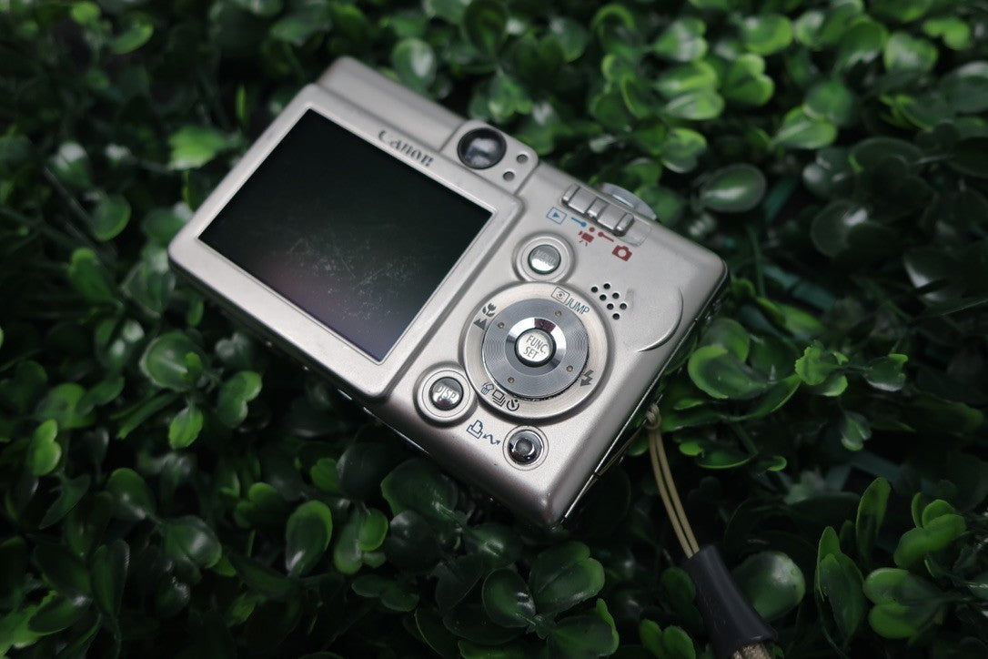 Canon PowerShot SD400 Digital ELPH Camera For Parts Or Repair